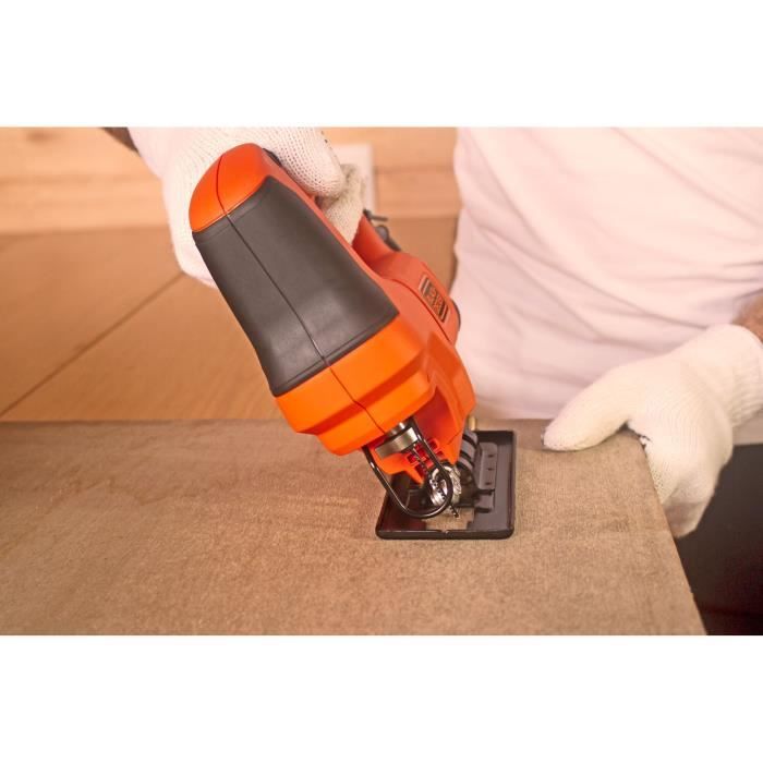 Scie sauteuse 400W - 3000 trs/min, course 18mm, lame en T, capacité de coupe bois 65mm/acier 6mm/alu 10 mm - BLACK+DECKER