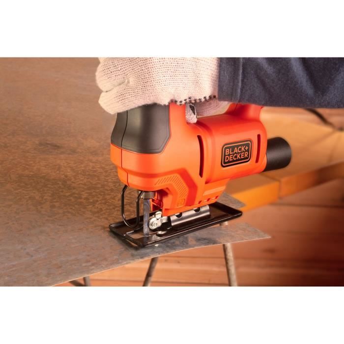 Scie sauteuse 400W - 3000 trs/min, course 18mm, lame en T, capacité de coupe bois 65mm/acier 6mm/alu 10 mm - BLACK+DECKER